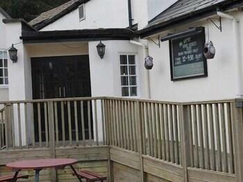 We Three Loggerheads Hotel Gwernymynydd Exterior photo